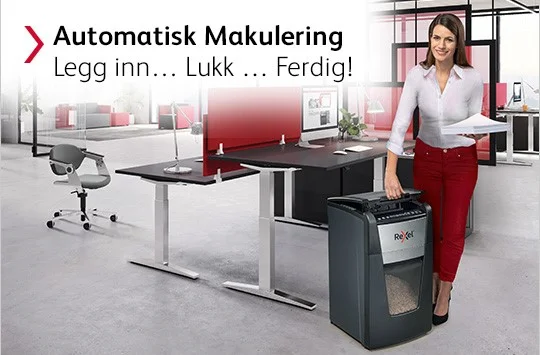 Bilde fra ett kontor hvor en dame skal makulere papirer