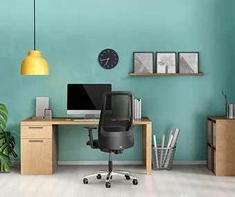 Bilde av ett hjemmekontor med en stol sentralt plassert