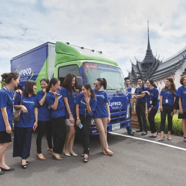 Lyreco branded lastebil i Asia