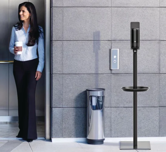 Bilde av 4 forskjellige kildesorteringsetiketter for papir, plast, restavfall og matavfall