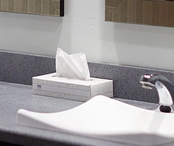 Ett bad med ansiktservietter 