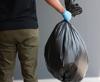 Avfallssekker etter festen