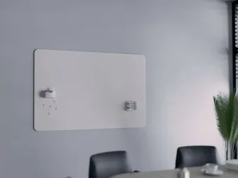 Whiteboardtavler på en vegg