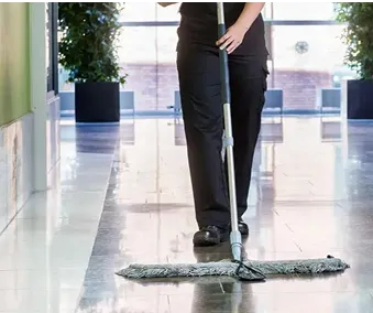 Håndblåst vase i grønt glass