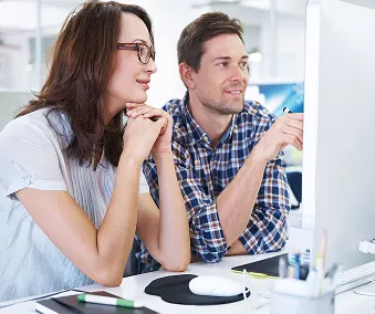 Håndblåst vase i grønt glass